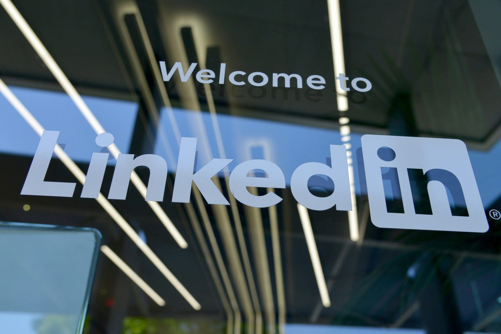 Como Usar o LinkedIn Associado ao Seu Site para Reforçar sua Especialidade e Atrair Clientes Corporativos B2B